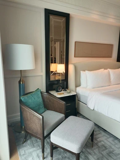 hotel-room-Armchair hotel-room-Armchair